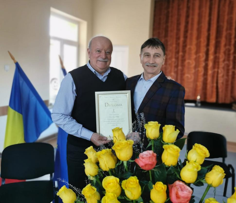 Un primar din Alba și-a petrecut o jumătate din viață în funcție. Iancu Popa conduce comuna Sântimbru de 33 de ani 814508