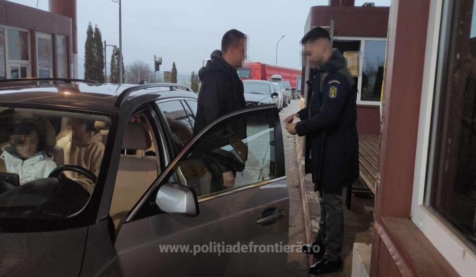 Un român venit din Anglia s-a simţit maltratat pentru că a aşteptat 15 minute la frontieră: "Nu au voie să îmi verifice permisul"