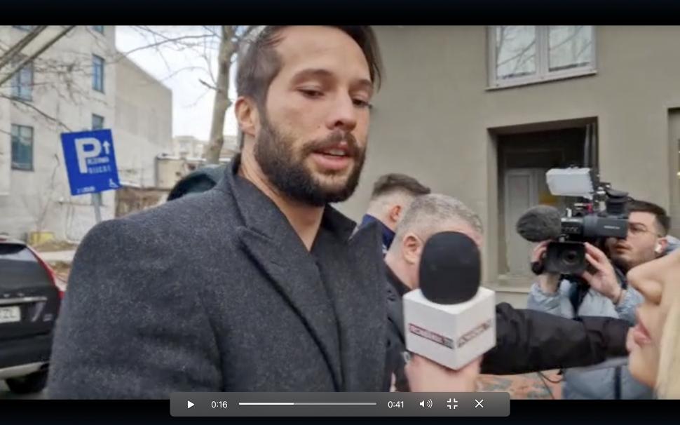 Biletul plasat de Tristan Tate unui reporter Antena 3 CNN în faţa sediului DIICOT 814543