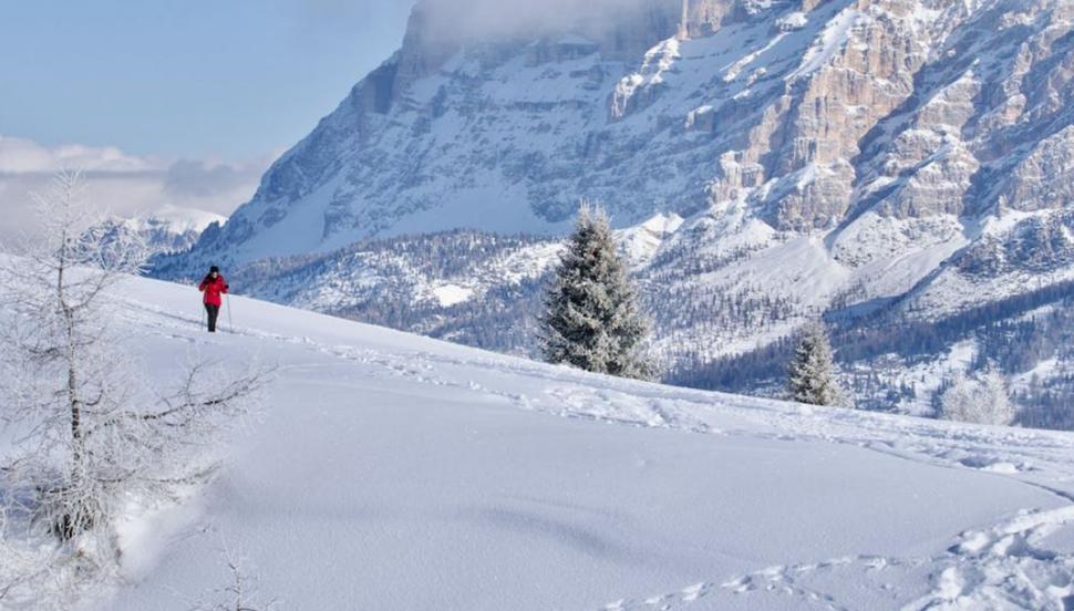 Viscol puternic şi pericol de avalanşe la munte. Zăpada ajunge la 1-2 metri