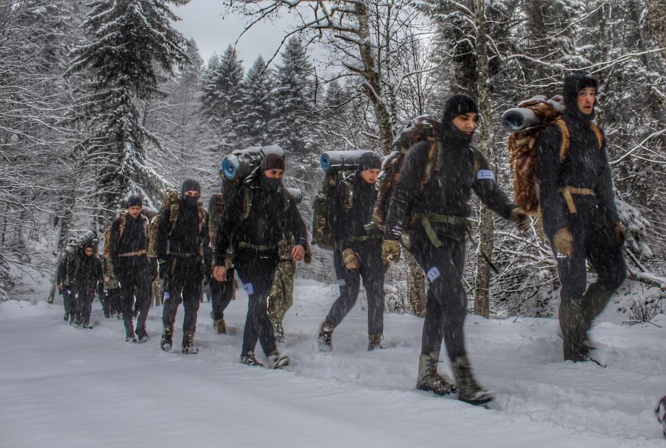 Cum se antrenează cursanții din cadrul Forțelor pentru Operații Speciale | Imagini inedite de la MApN 814760