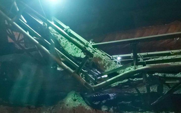 Minerii de la Complexul Energetic Oltenia, la un pas de o nouă tragedie. Două benzi de transport s-au prăbușit 814989