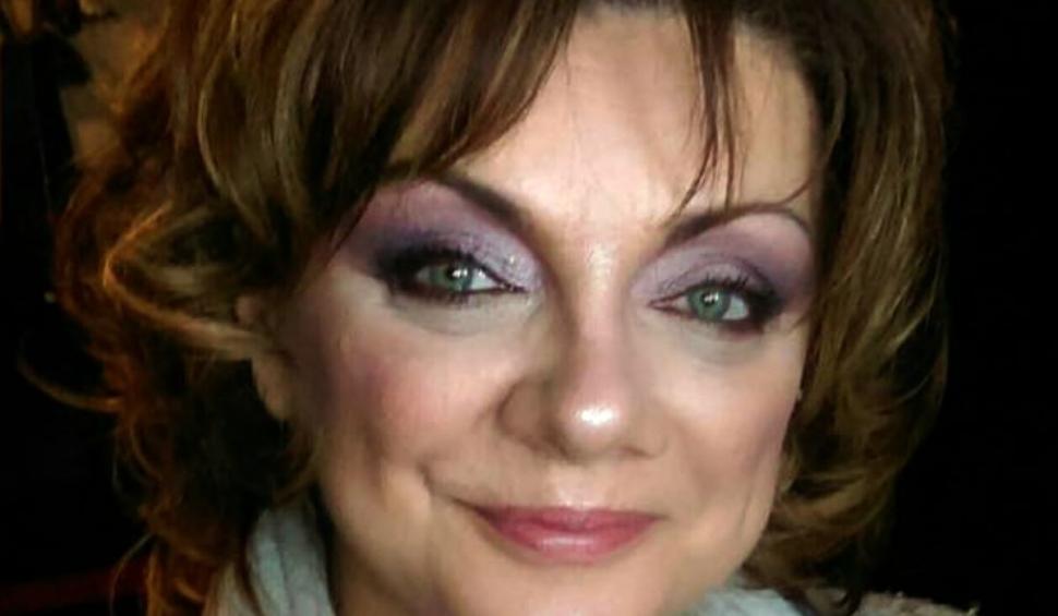 Recunoşti fetiţa bosumflată din imagine? Azi e printre cele mai celebre actriţe de la noi din ţară 814844