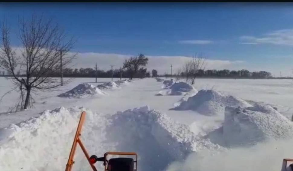 Haos pe șoselele din România din cauza viscolului. Mai multe drumuri sunt închise 815061