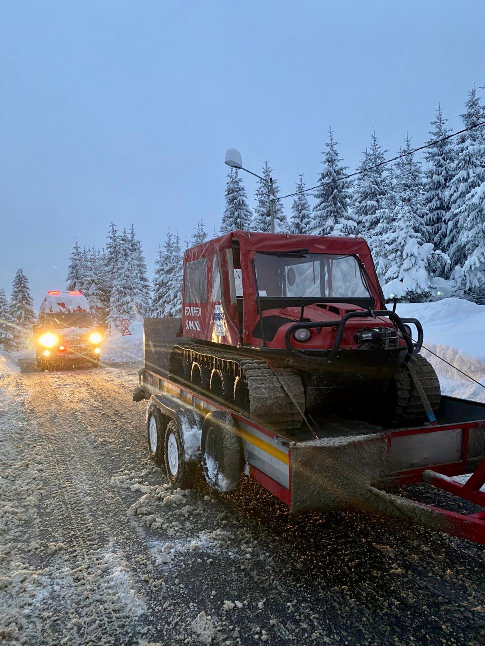 Momente de panică după ce zeci de turiști au rămas blocați de nămeți la Păltiniș | Nămeții au depășit 120 de centimetri 815103