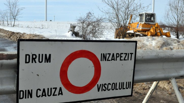 Viscol în România. Două drumuri naționale sunt închise, traficul este restricționat pe alte trei