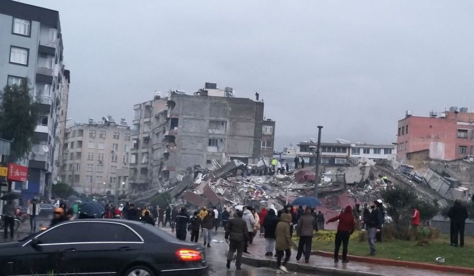 Cutremurul din Turcia ar putea avea mii de replici, unele la fel de mari, întinse pe săptămâni sau luni, spune un specialist britanic