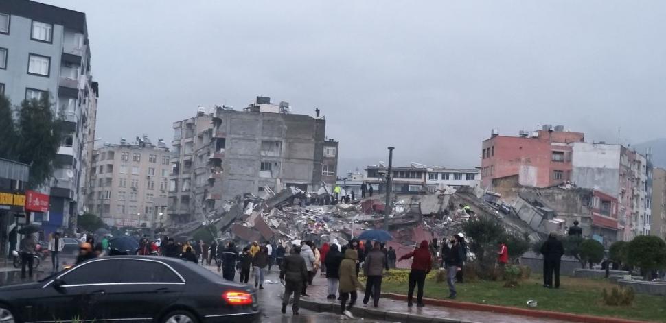 Noi mărturii cutremurătoare ale românilor din Turcia: "Replicile sunt foarte dure, oamenii fug de frică. Ne rugam să treacă" 815360