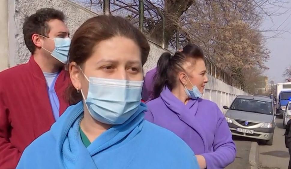 Angajații din Sănătate, proteste în Bucureşti: "Domnule premier, avem o porţie de frig şi pentru dvs" 815317