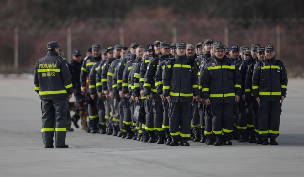 România trimite în Turcia trei aeronave care vor avea la bord 60 de salvatori, patru câini antrenați pentru căutări și șapte tone de echipamente 815294
