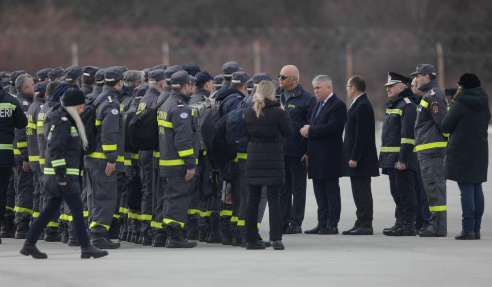România trimite în Turcia trei aeronave care vor avea la bord 60 de salvatori, patru câini antrenați pentru căutări și șapte tone de echipamente 815295