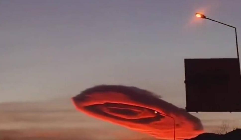 Fenomenul ciudat apărut pe cerul Turciei înainte de cutremur. "Ar putea fi ei. Cine știe?" 815605