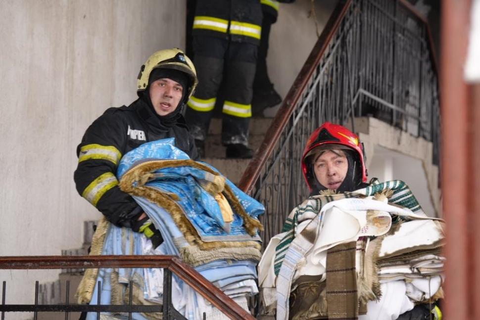 Incendiu la mănăstirea Sihăstria Putnei din Suceava. Pompierii au intervenit cu opt autospeciale 815553