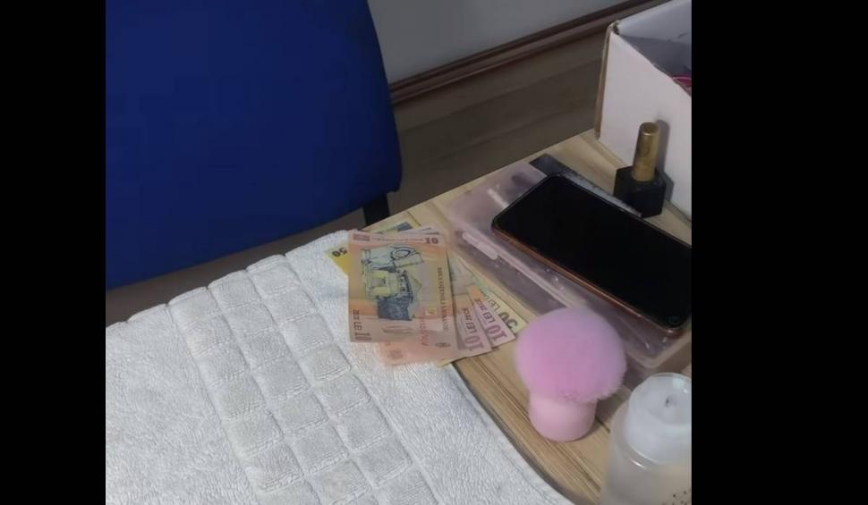 Angajatele unei primării au chemat manichiurista să le facă unghiile în timpul programului, în sala Consiliului Local, în Bacău 816027