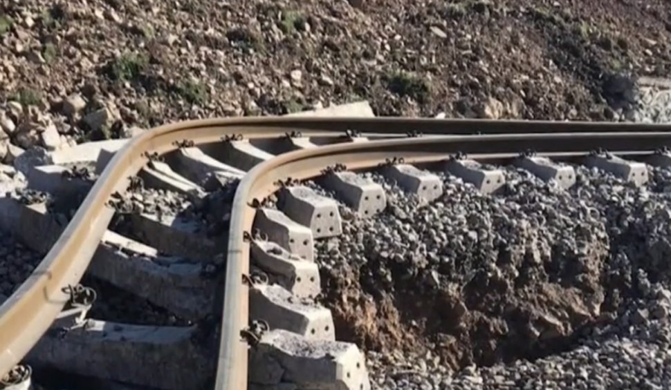 Imagini cu şinele de cale ferată contorsionate după cutremurul din Turcia