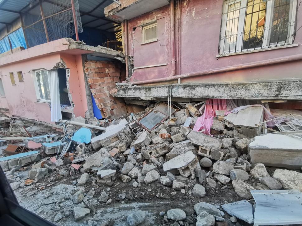 Imagini dramatice de la operaţiunile de salvare din Turcia | Economia ţării este în pericol, iar guvernul este copleşit de numărul uriaş de decese şi victime 816080