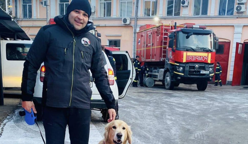 Ei sunt Rareş şi Max, pompierul din Cluj şi câinele său care au plecat în Turcia pentru a salva vieţi. Rareş s-a oferit să meargă voluntar din timpul său liber