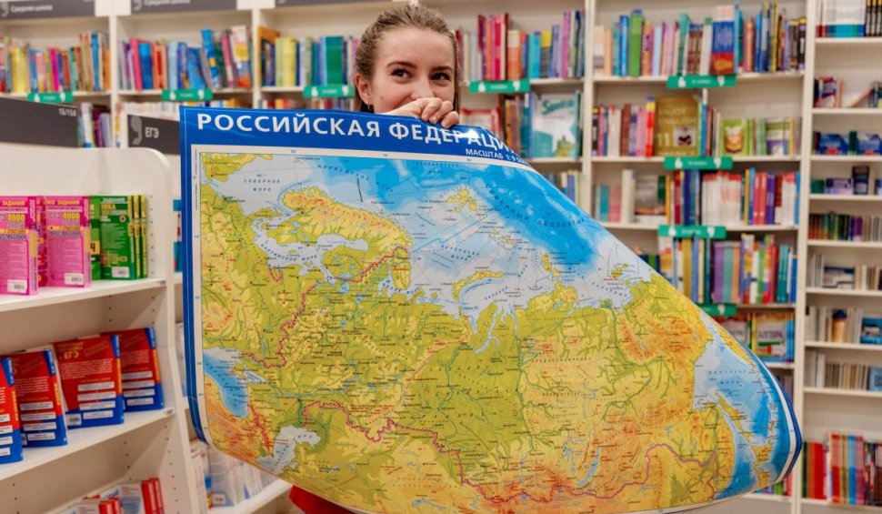 Harta lumii, cu noile graniţe trasate de Vladimir Putin, la mare căutare în librăriile din Rusia