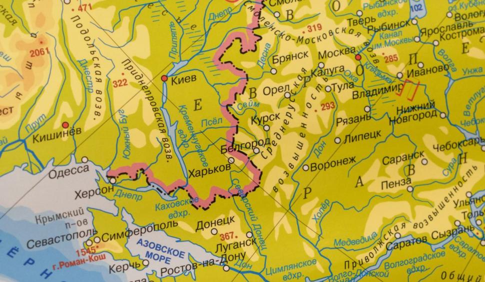 Harta lumii, cu noile graniţe trasate de Vladimir Putin, la mare căutare în librăriile din Rusia 816217