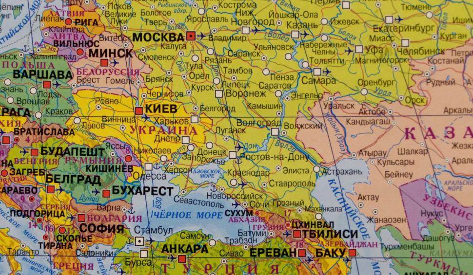 Harta lumii, cu noile graniţe trasate de Vladimir Putin, la mare căutare în librăriile din Rusia 816220