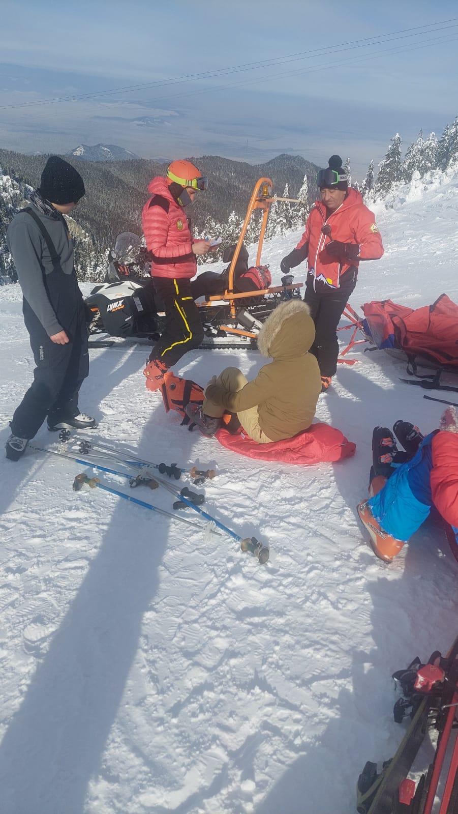 Salvamont Poiana Braşov s-a confruntat cu cel mai mare număr de accidente într-o singură zi, din ultimii ani 816413