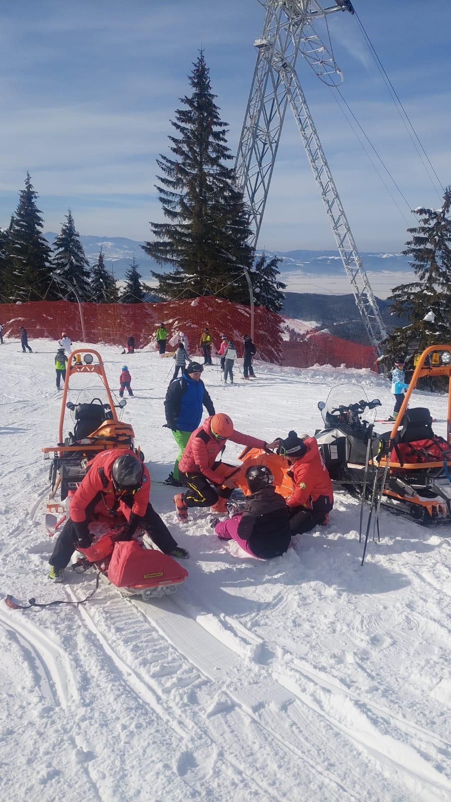 Salvamont Poiana Braşov s-a confruntat cu cel mai mare număr de accidente într-o singură zi, din ultimii ani 816414