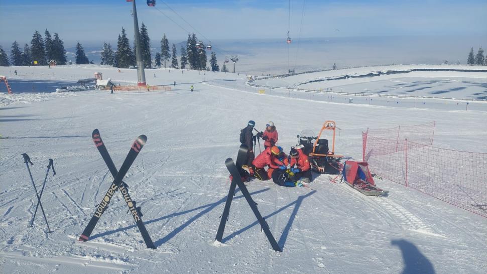 Salvamont Poiana Braşov s-a confruntat cu cel mai mare număr de accidente într-o singură zi, din ultimii ani 816416