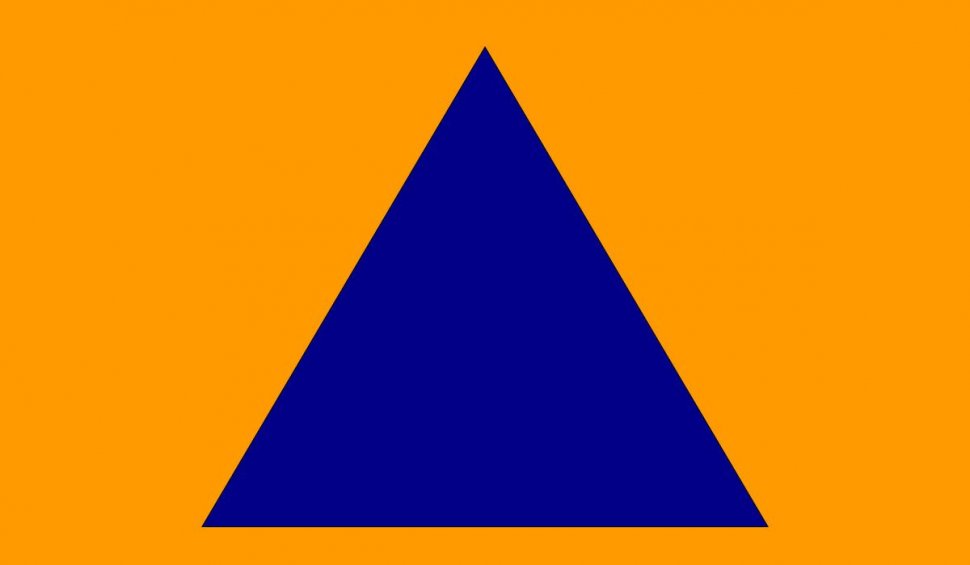 Ce reprezintă semnul care apare pe mii de blocuri din România: un triunghi albastru într-un pătrat portocaliu