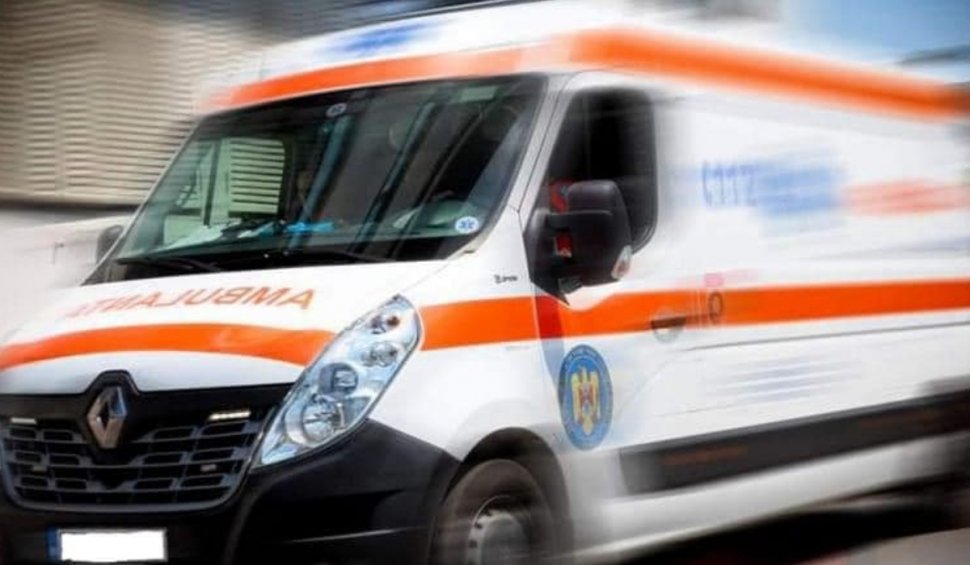 Trei adolescenţi au ajuns la spital, după ce au cumpărat un amestec bizar de substanţe, în Botoşani | Unul din ei a sunat la 112