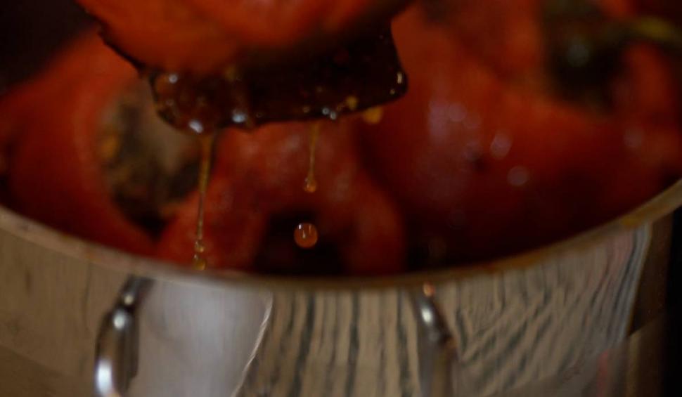 Victor Dorobanțu, Thing din "Wednesday“, a dat o "mână de ajutor" şi în bucătăria "Gătit la costum", în prima ediţie a sezonului 4 815572