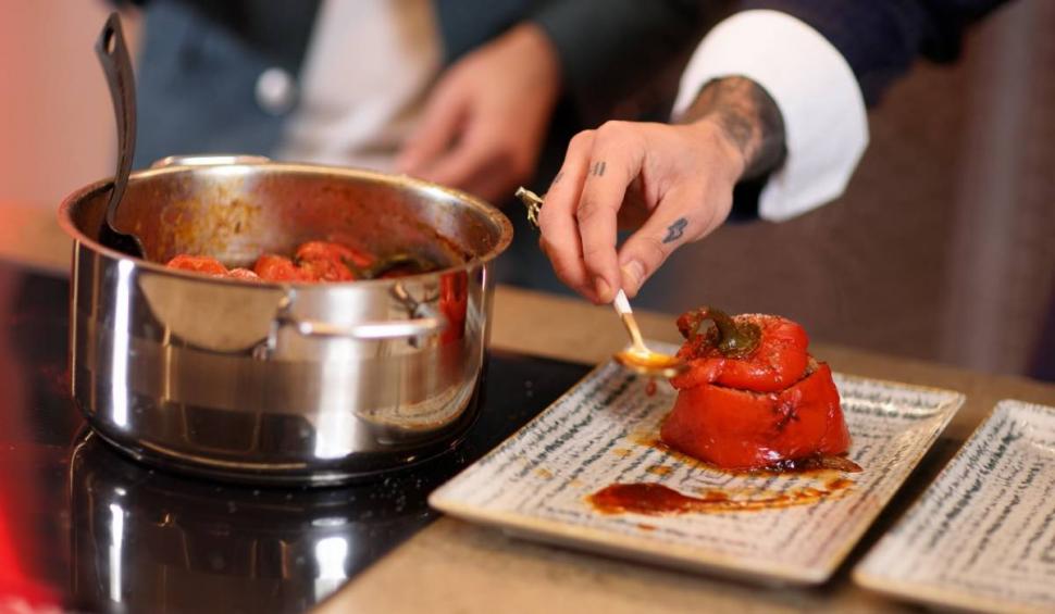 Victor Dorobanțu, Thing din "Wednesday“, a dat o "mână de ajutor" şi în bucătăria "Gătit la costum", în prima ediţie a sezonului 4 815573