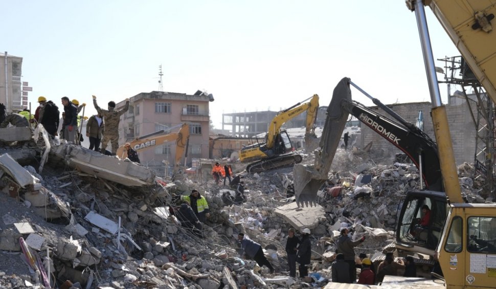 Autoritățile din Turcia au emis 113 mandate de arestare în cazul clădirilor prăbușite la cutremure | Corespondenţă Antena 3 CNN din Turcia