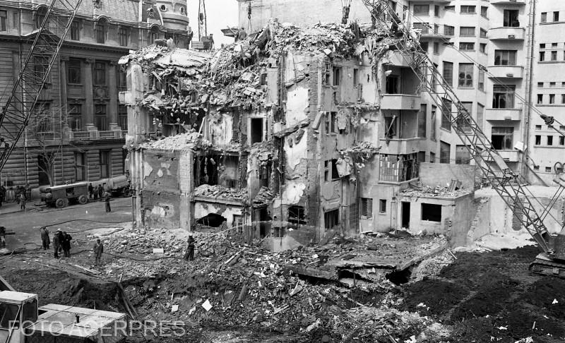 Primul ordin dat de Ceaușescu, după ce a aflat de cutremurul din 1977 | Sinistrații au primit apartamente complet mobilate 816469