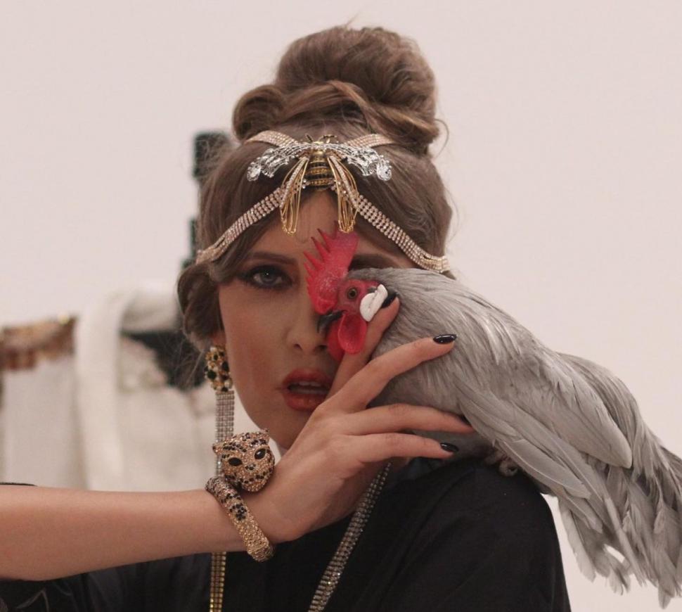 Recunoşti fetiţa tristă cu cămăşuţă de şoim? "Eram urâţică-măr, dar gătită-prună" 816391