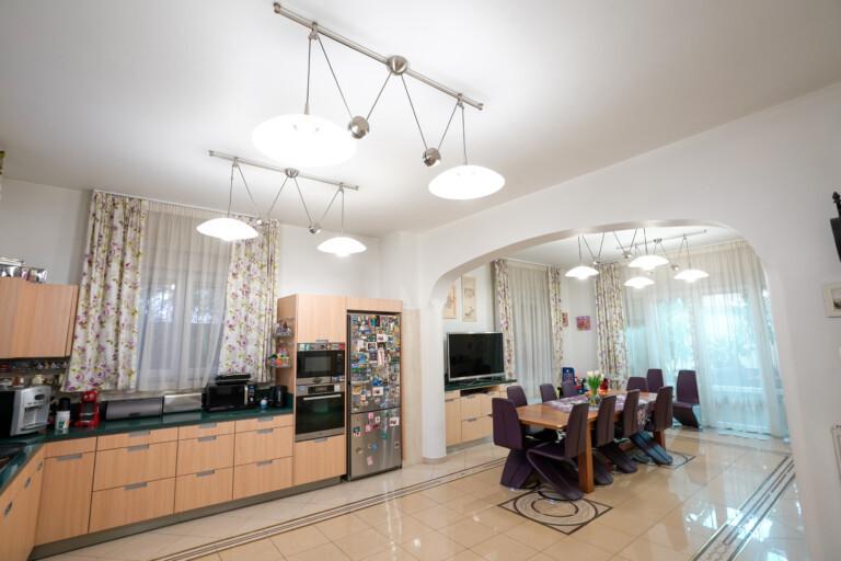 Cum arată o vilă de aproape două milioane de euro scoasă la vânzare la Cluj. Ce detalii au atras atenţia 816521