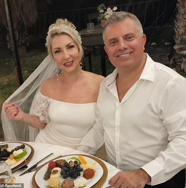 Doi tineri, căsătoriţi de câteva luni, au murit îmbrăţişaţi într-o clădire prăbuşită la cutremur, în Turcia 816641