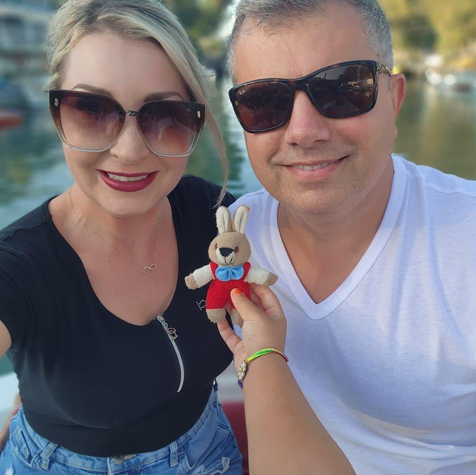 Doi tineri, căsătoriţi de câteva luni, au murit îmbrăţişaţi într-o clădire prăbuşită la cutremur, în Turcia 816642