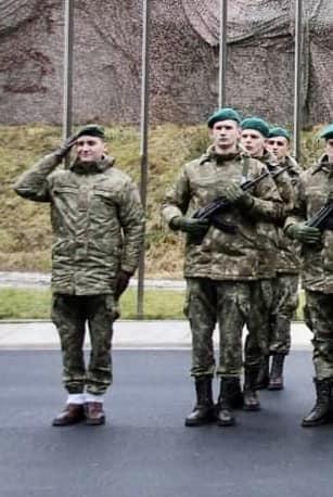 El este Roland, băiatul care la 5 ani a fost dus la casa de copii, iar acum a devenit militar. Gabriela Firea: ”Nu și-a abandonat visul” 816561