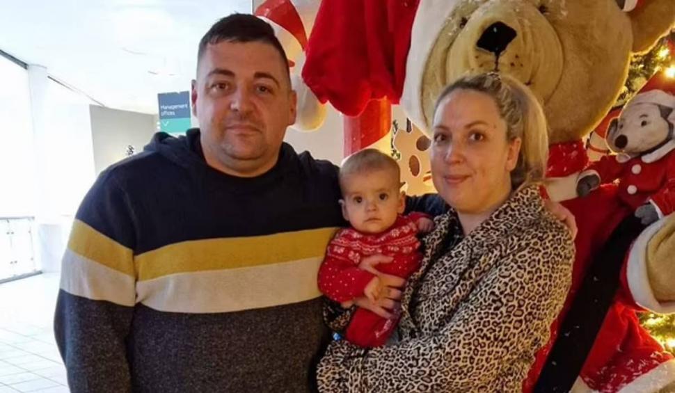 Semnul cu care o fetiță s-a născut pe corp, în luna iubirii. Medicii au rămas uluiți: "Au crezut că se va estompa, dar nu a dispărut"  816719