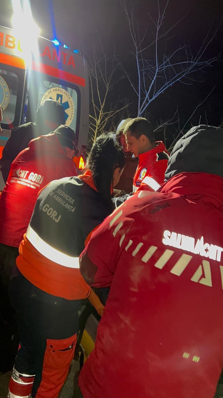 Biciclist căzut de la o înălţime de peste 8 metri, pe Cheile Sohodolului. Era prins între dig şi peretele muntelui | Cum a fost salvat 817213