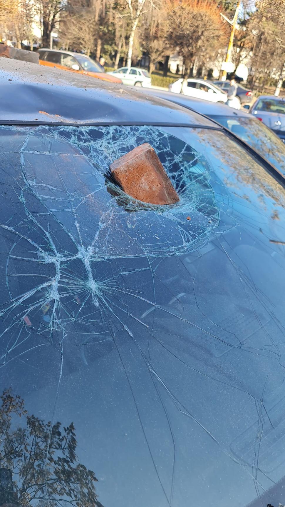 Cutremur puternic în România, resimţit şi în Bucureşti. Mai multe persoane rănite şi zeci de imobile afectate 817026