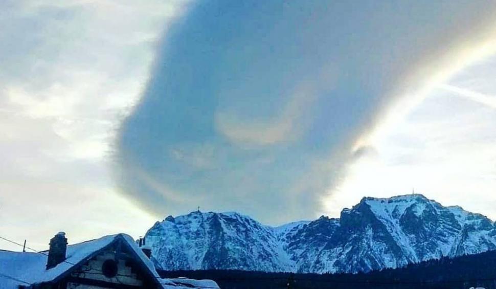 Detaliul apărut pe cerul României înainte de cutremure | Imaginile au fost surprinse deasupra Munților Bucegi 817160
