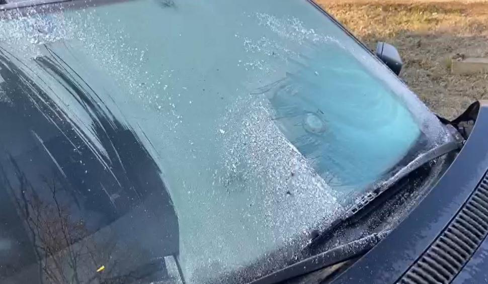 Accident cu un microbuz școlar în Iratoșu, județul Arad: Trei copii au ajuns la spital  817244