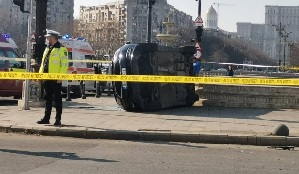 Accident în Piaţa Unirii! Un pieton care mergea pe trotuar a fost lovit de o mașină care se ciocnise cu un alt autovehicul 817359