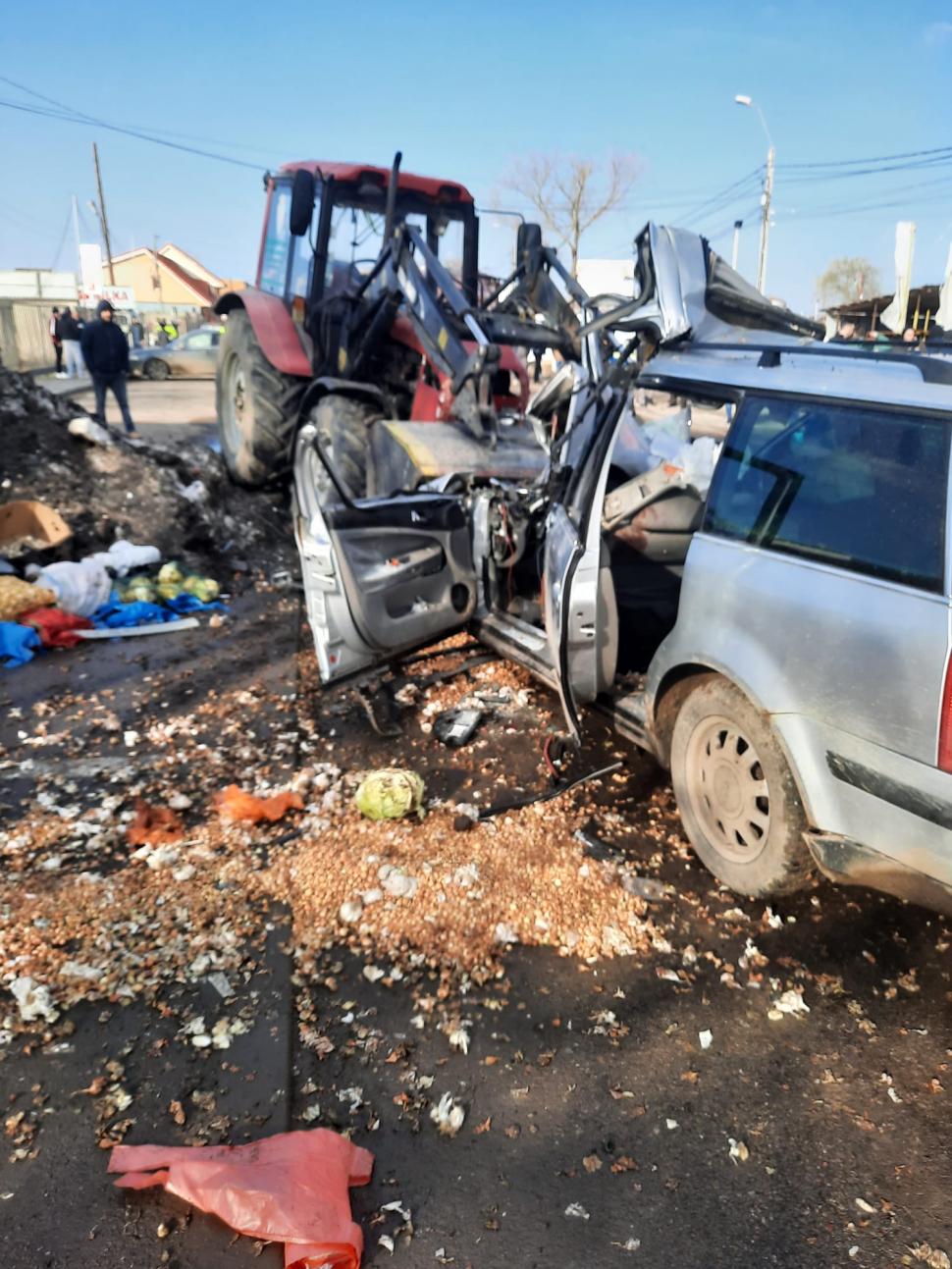 Doi bărbaţi au murit într-un accident filmat de o cameră de supraveghere în Tecuci 817291