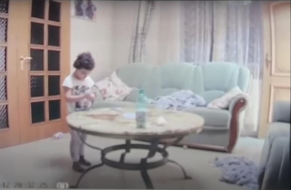 Un șofer beat cu Audi a intrat cu mașina în sufrageria unei case în care se jucau trei copii, în Germania 817249