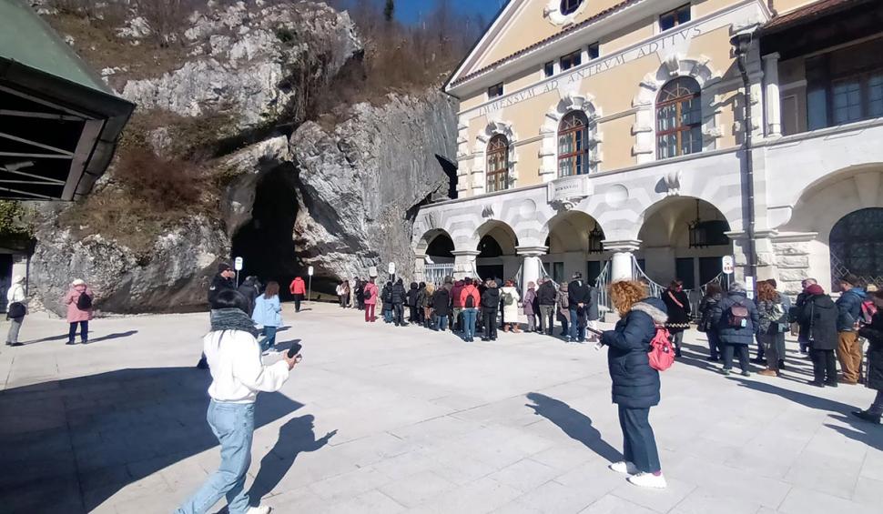 Peştera Postojna, din Slovenia, paradisul turismului, în Infernul lui Dante  817869