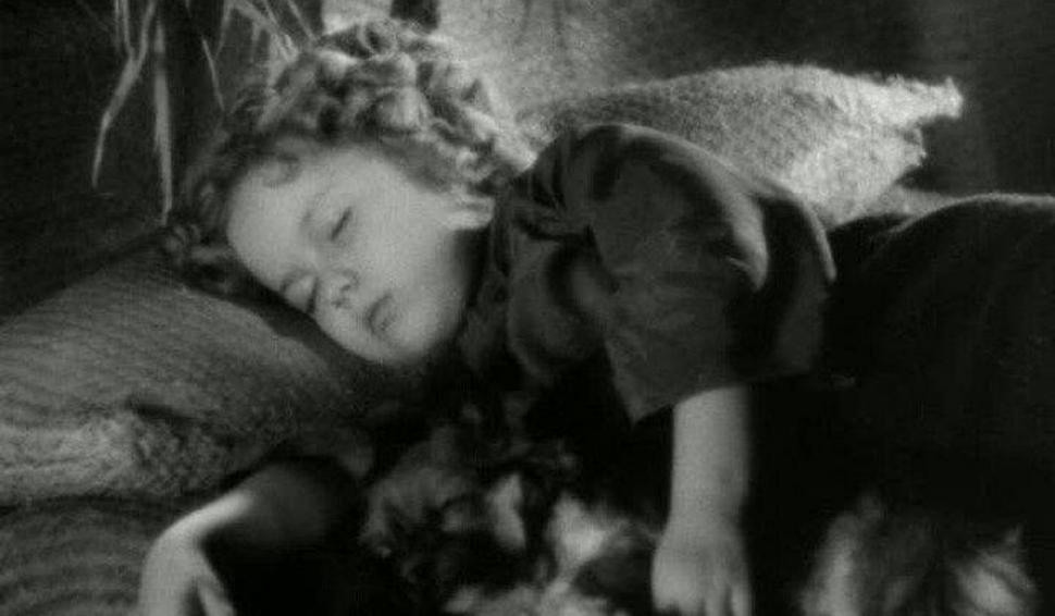 Recunoşti fetiţa cu bucle aurii, actriţă de mică? "Nu mai cred în Moş Crăciun de când mi-a cerut un autograf: aveam şase ani" 818107