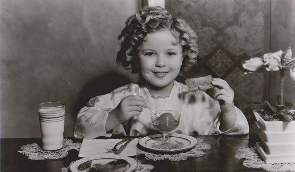 Recunoşti fetiţa cu bucle aurii, actriţă de mică? "Nu mai cred în Moş Crăciun de când mi-a cerut un autograf: aveam şase ani" 818402