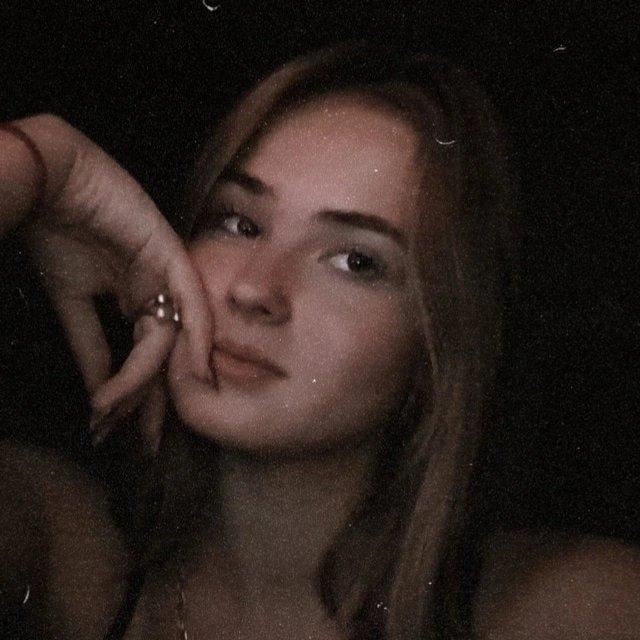 ”Să ne veghezi pe toți, de sus” | Ea este Elena, fata de 17 ani din Dâmbovița, găsită moartă în baie de tatăl ei 818418